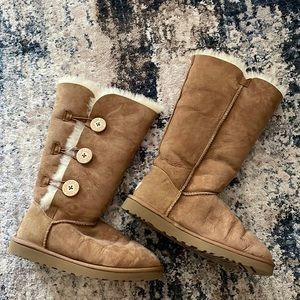 UGGS Bailey boots